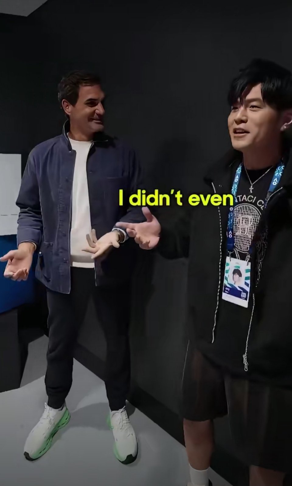 费德勒在澳网后台偶遇周杰伦时调侃其“一球制胜”挑战赛中未触球出局，周杰伦幽默回应