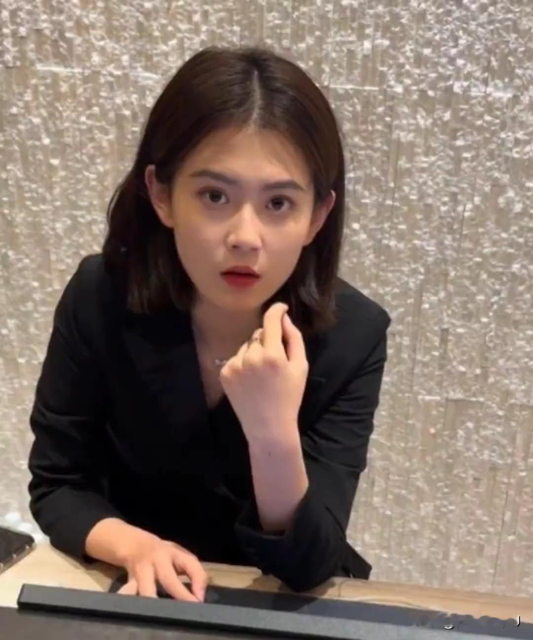 偶遇曾经发生过关系的异性，真的会尴尬吗？有网友分享了自己的经历：有人假装陌生人擦