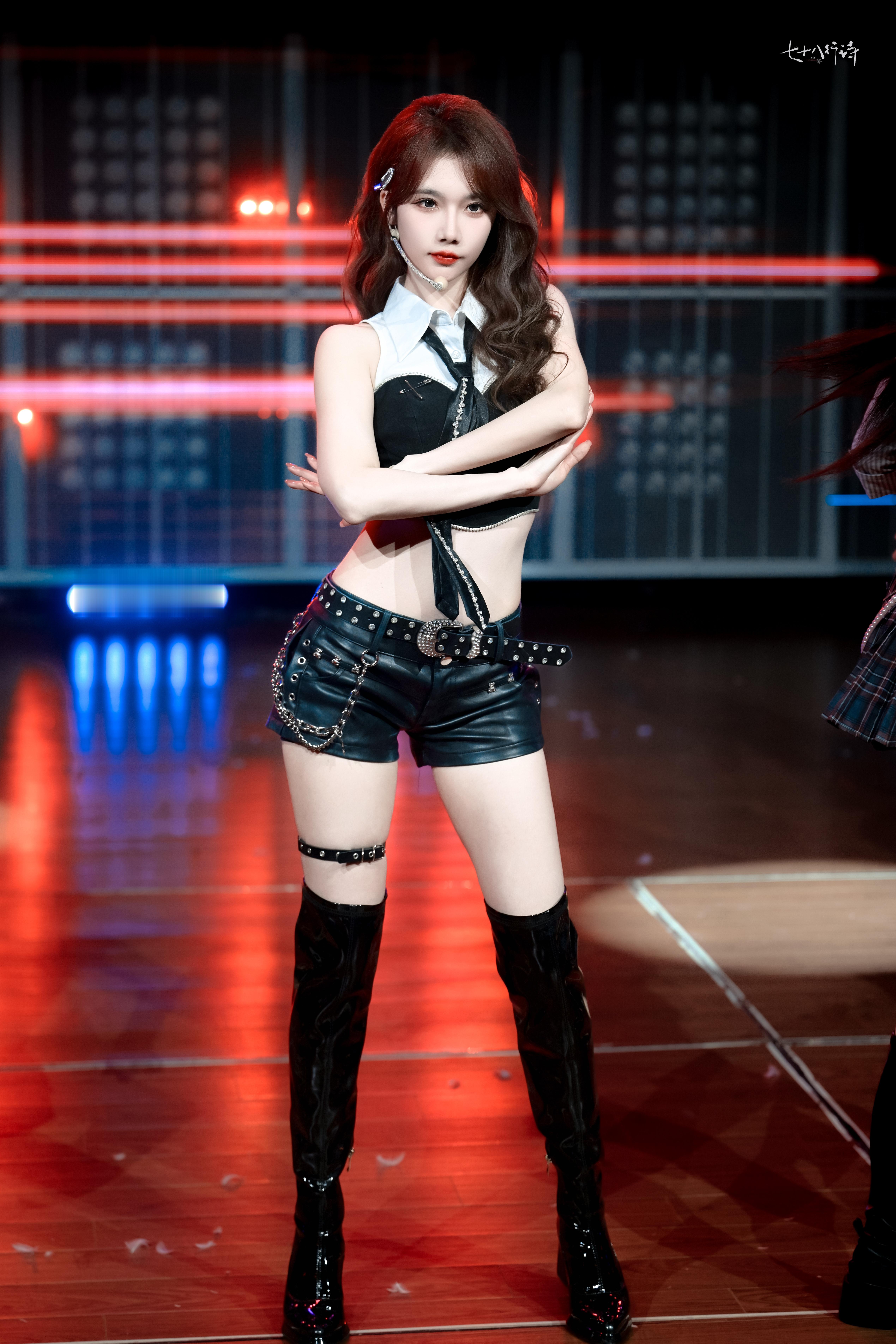 宋昕冉 好瘦的腰 好长的腿🥵 