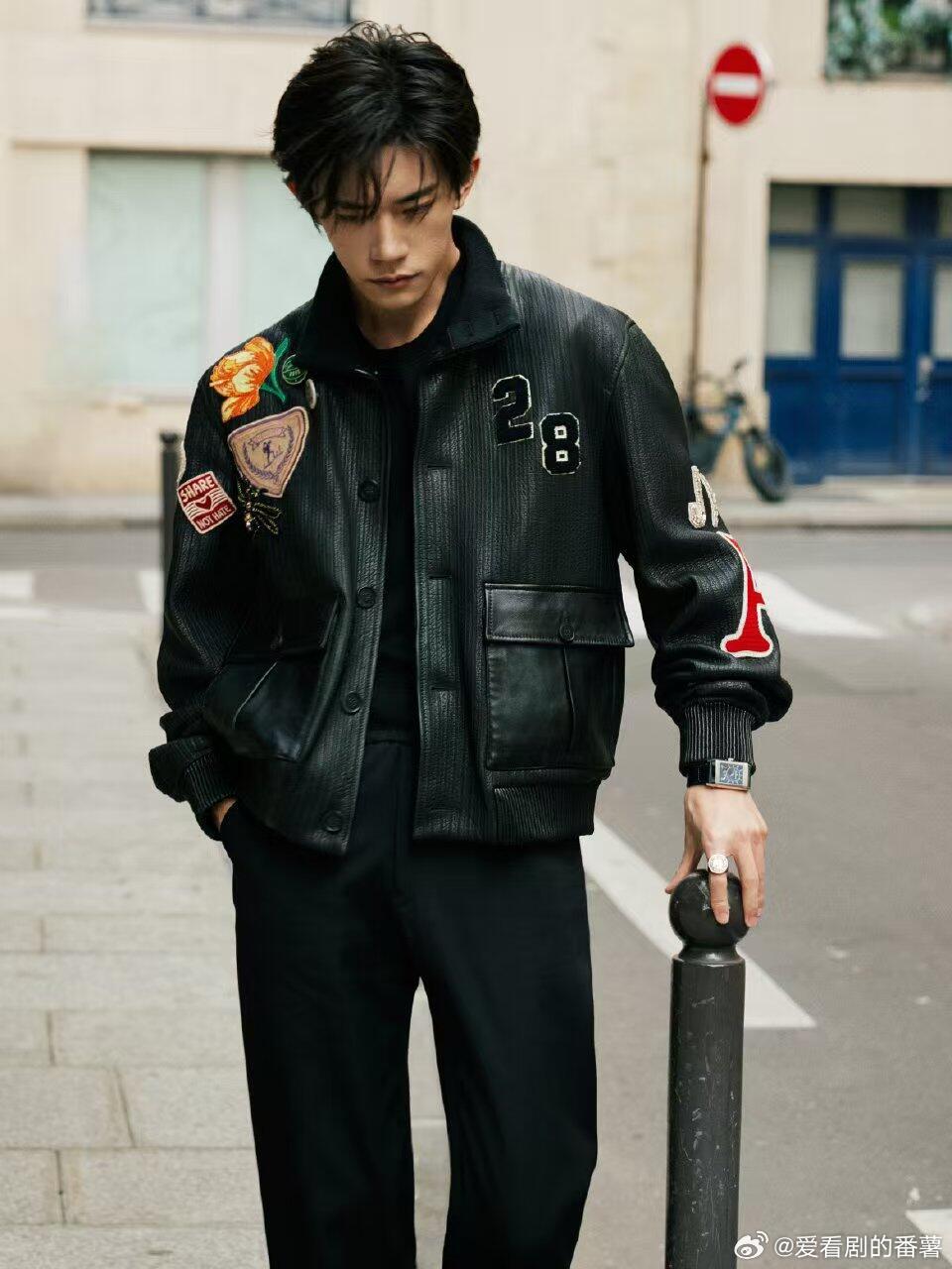 #易烊千玺叠穿look##易烊千玺[超话]# 他真的好帅啊，每一处都长在我的审美