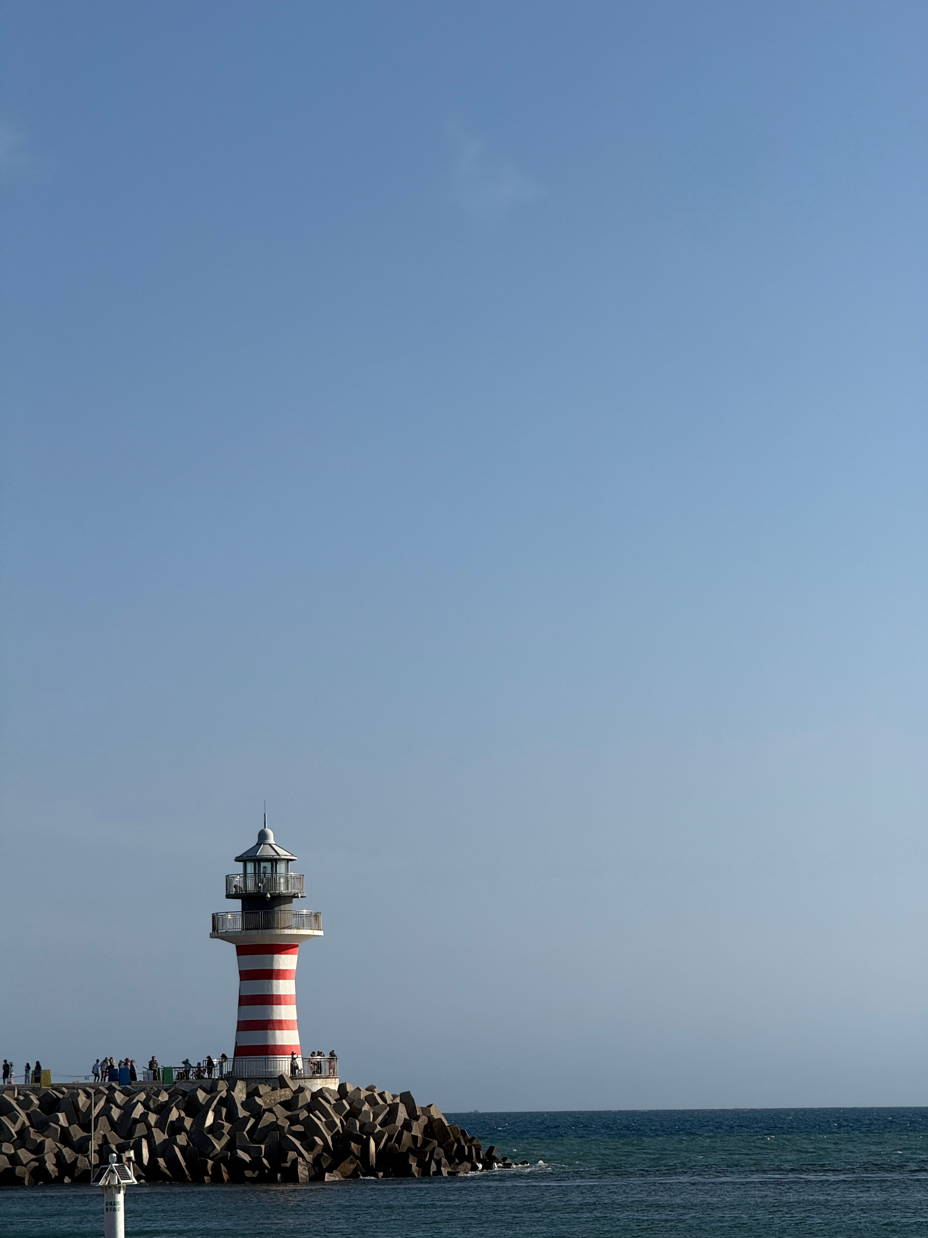 又是灯塔～ 总会引来一群人打卡拍照 