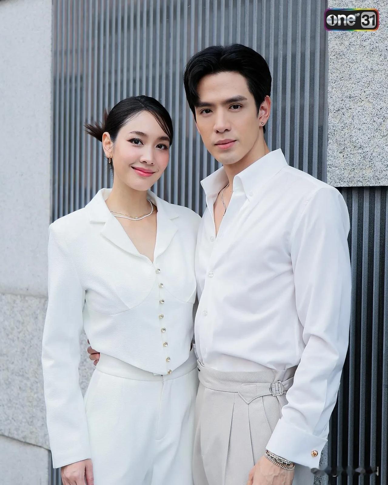 #泰国娱乐# 【Film、Min新剧举行祈福仪式】5日，《奇迹爱情游戏》剧组举行