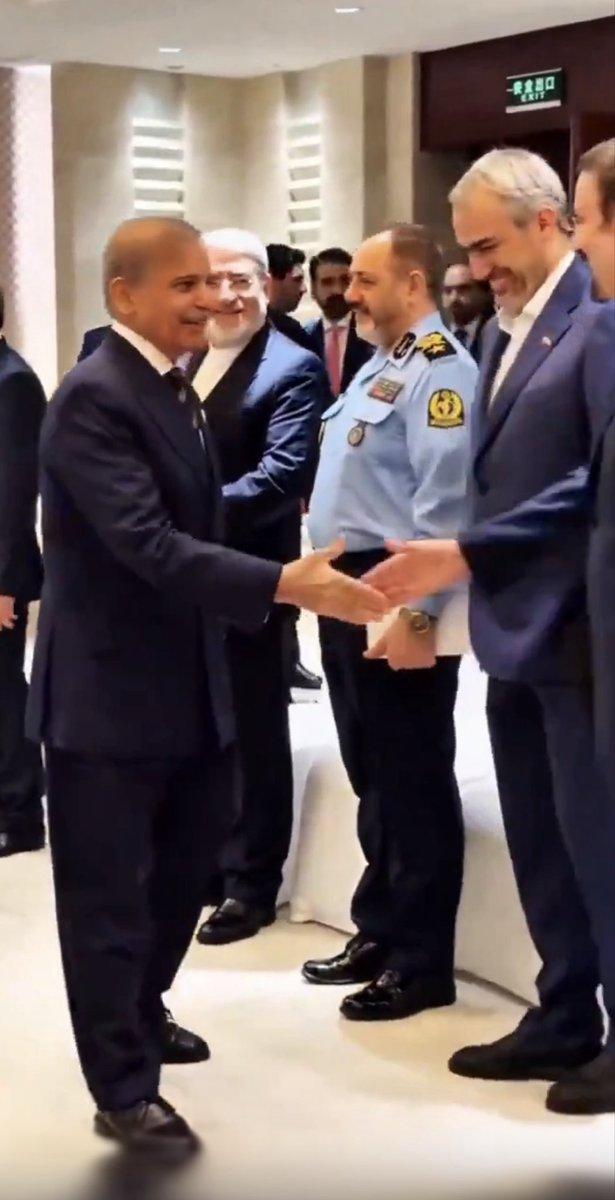 伊朗代表团已抵达伊斯兰堡，但伊朗官方媒体称并非如此。

《华尔街日报》报道，外交