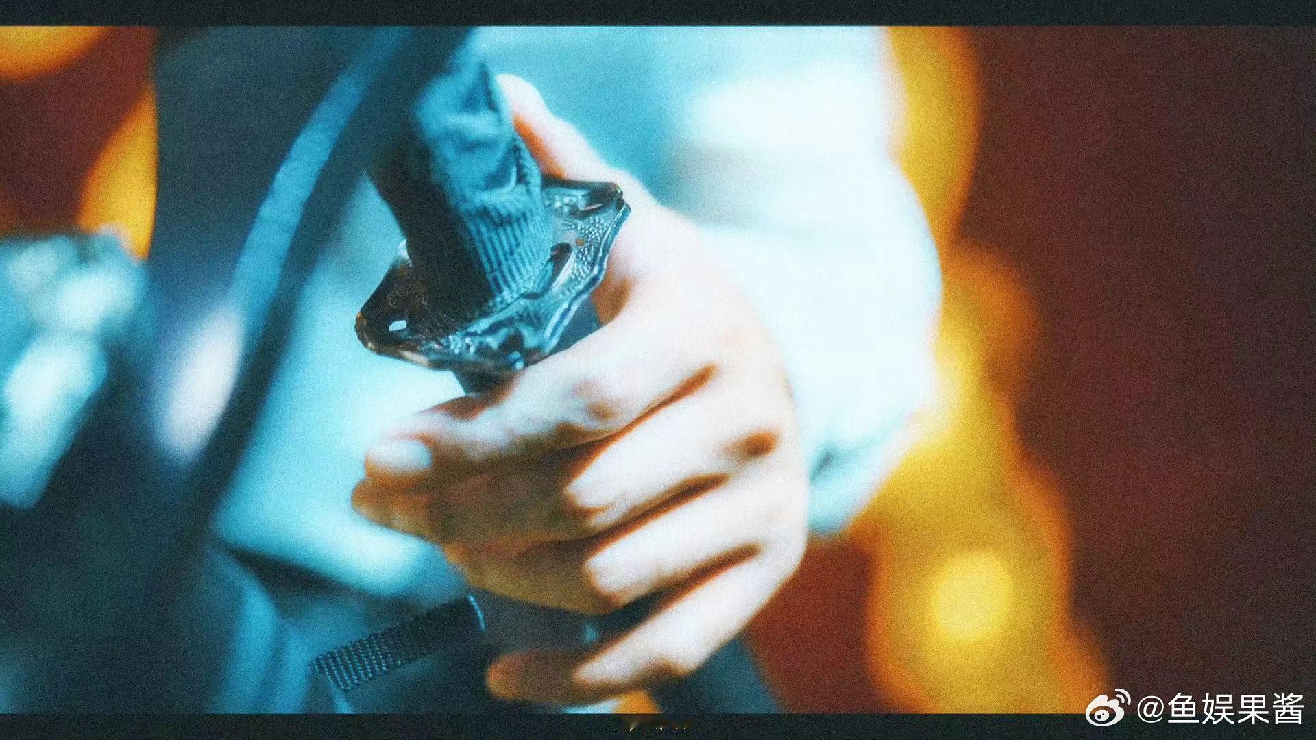 #黄景瑜手部青筋已经nextlevel#黄景瑜也太有实力了吧，看到他手上的青筋也