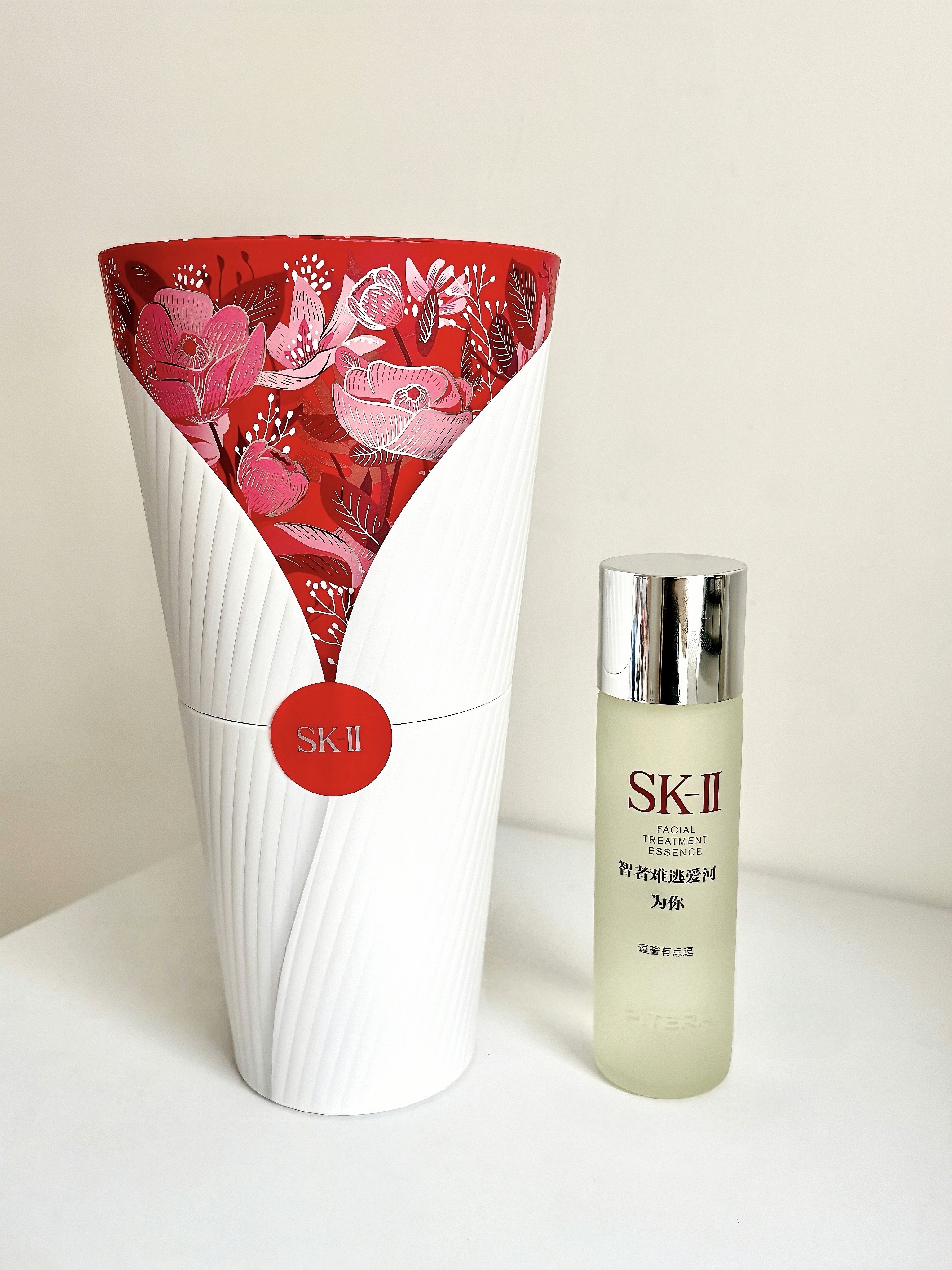 SK-II × 五月天，一份「双向奔赴」的仪式感。被五月天送花是什么体验携手 M