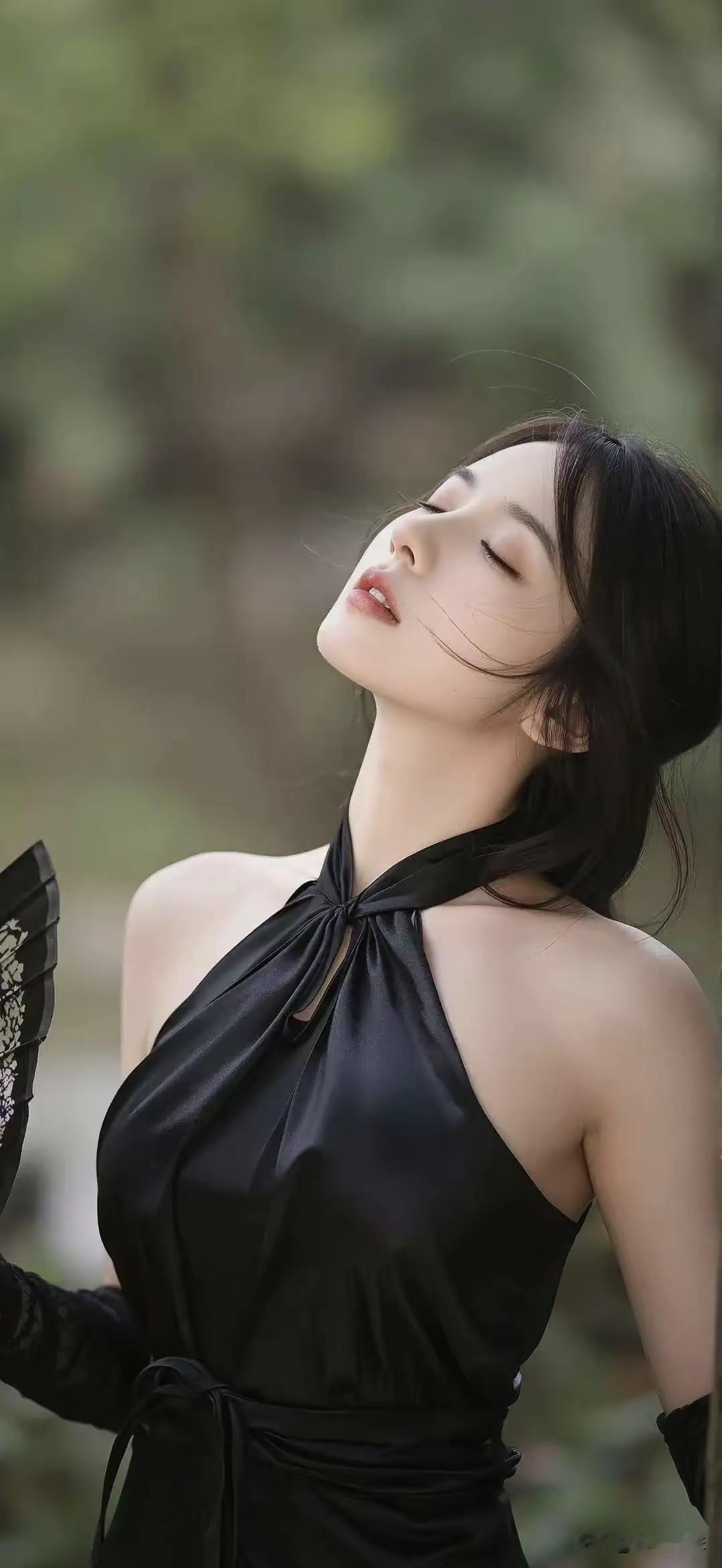 有人觉得上了一天班还得陪你，有人觉得上了一天班终于有时间陪你。