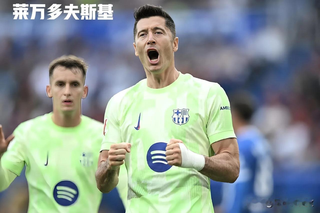 截至今日本赛季五大联赛直接参与进球的球员排行榜前五名：

第一名——
莱万多夫斯