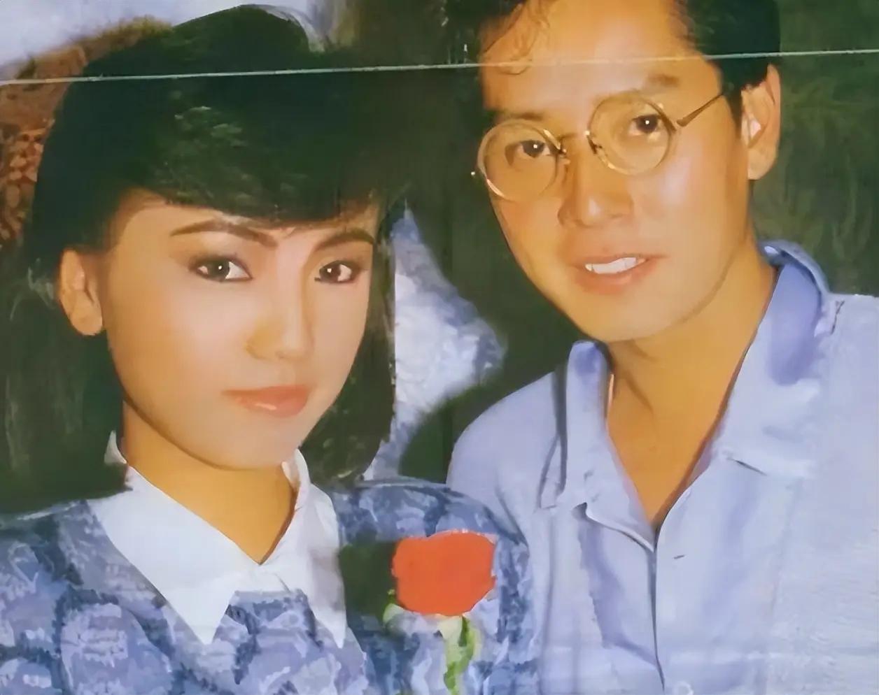 精英白领爱上夜场小歌手，丈夫表示婚后丁克不生娃，多年后谭咏麟和粉丝生下了儿子。
