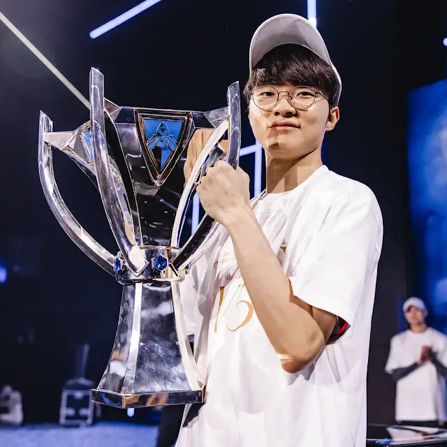 LOL Esports提问：LCK不断捧起国际赛事奖杯，你最喜欢近些年LCK的哪