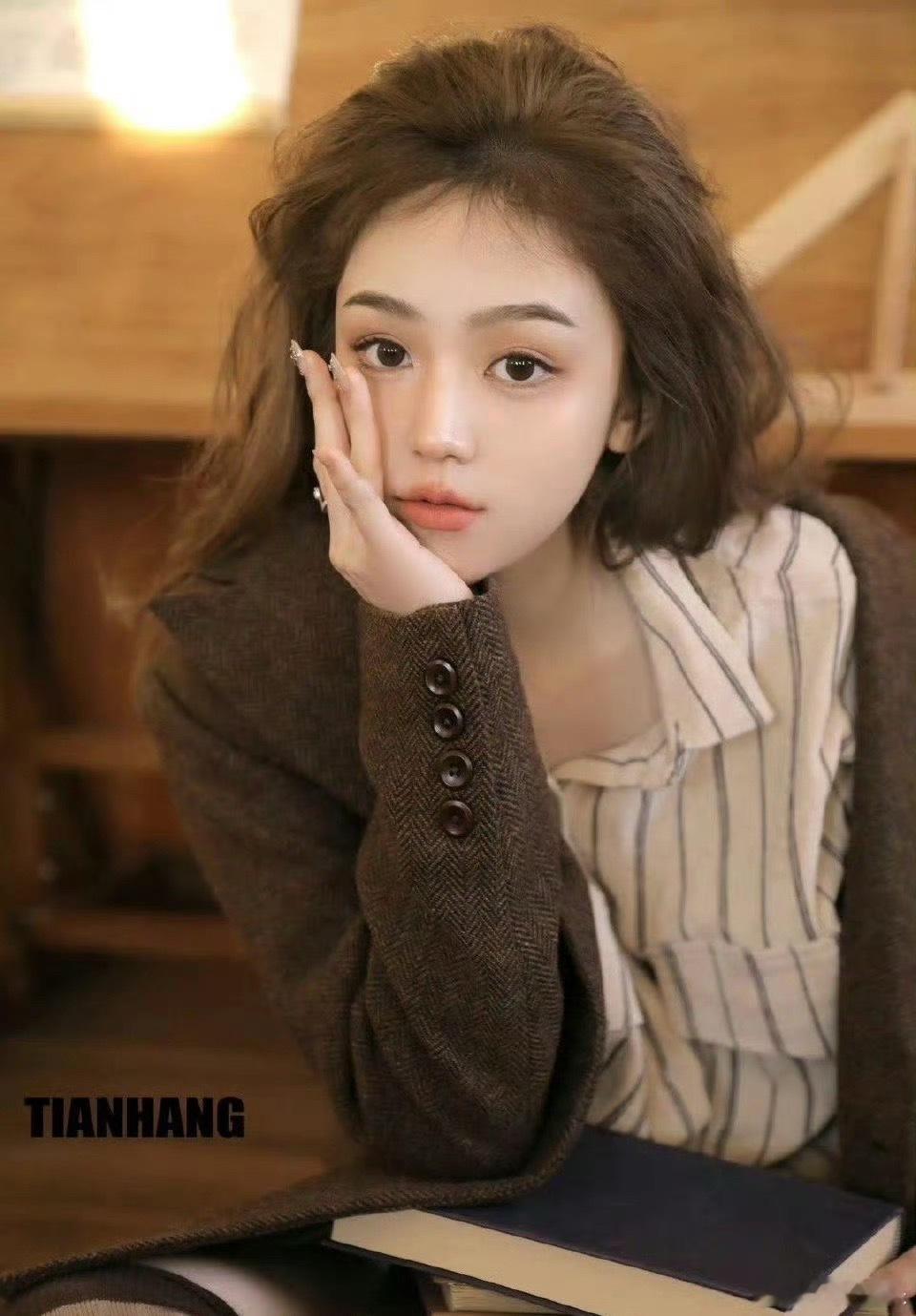 汪苏泷俊辰感情稳定说实话，汪苏泷团队这个冷处理挺聪明的。不承认不否认，你们拍你们