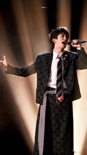 黄子弘凡回应靠父亲走红脱口秀和Ta的朋友们 黄子弘凡用幽默的表达扭转大众固有印象
