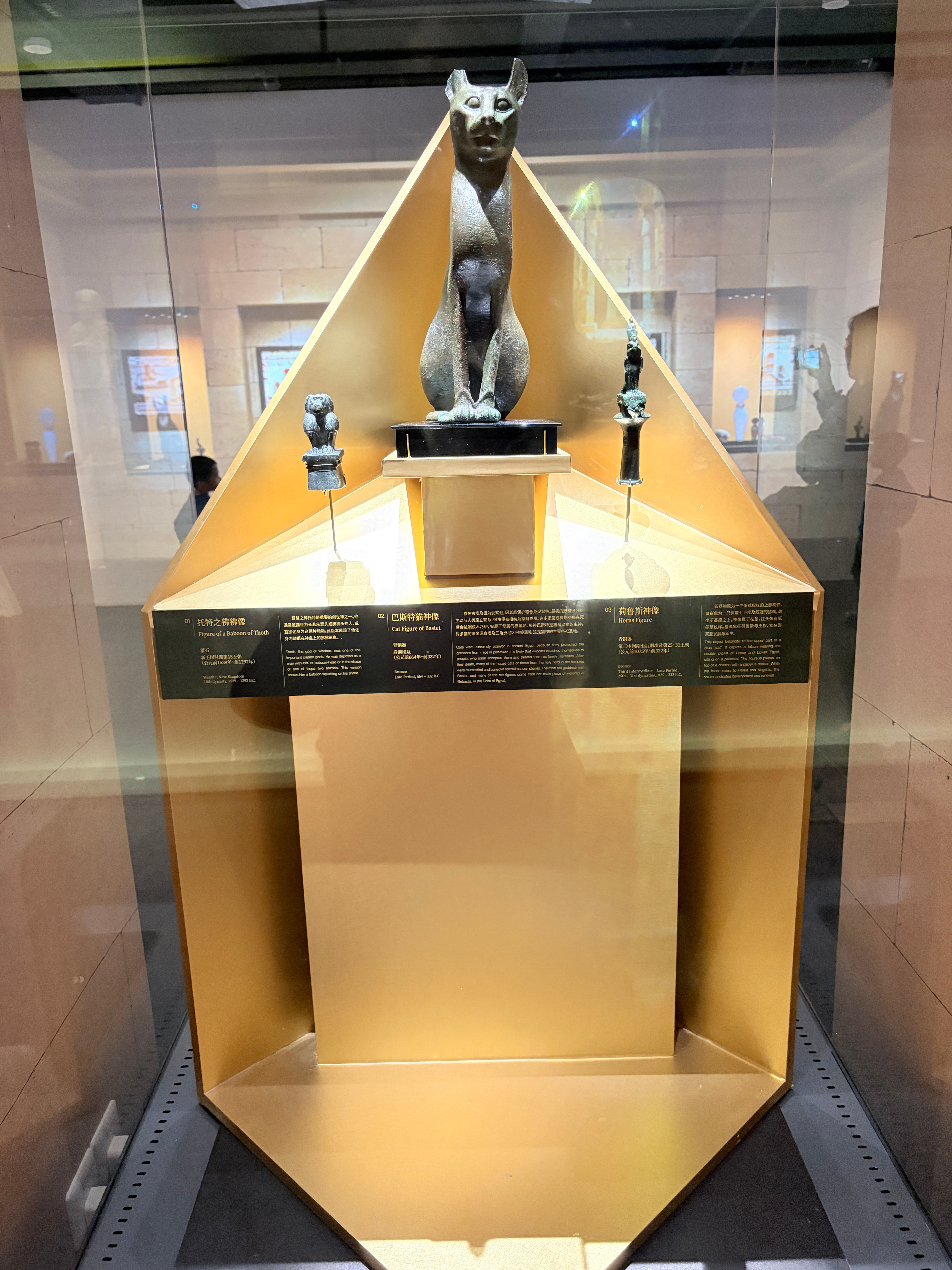 很多东西与命运无关只是时间很多人总爱把人生的得失、聚散归咎于“命运”，仿佛一切早