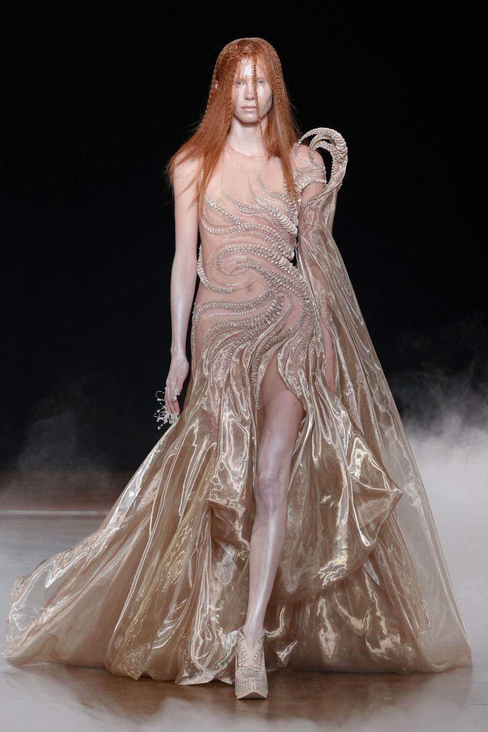 Iris Van Herpen 17 套 2026 秋冬高定系列 . 巴黎高定时