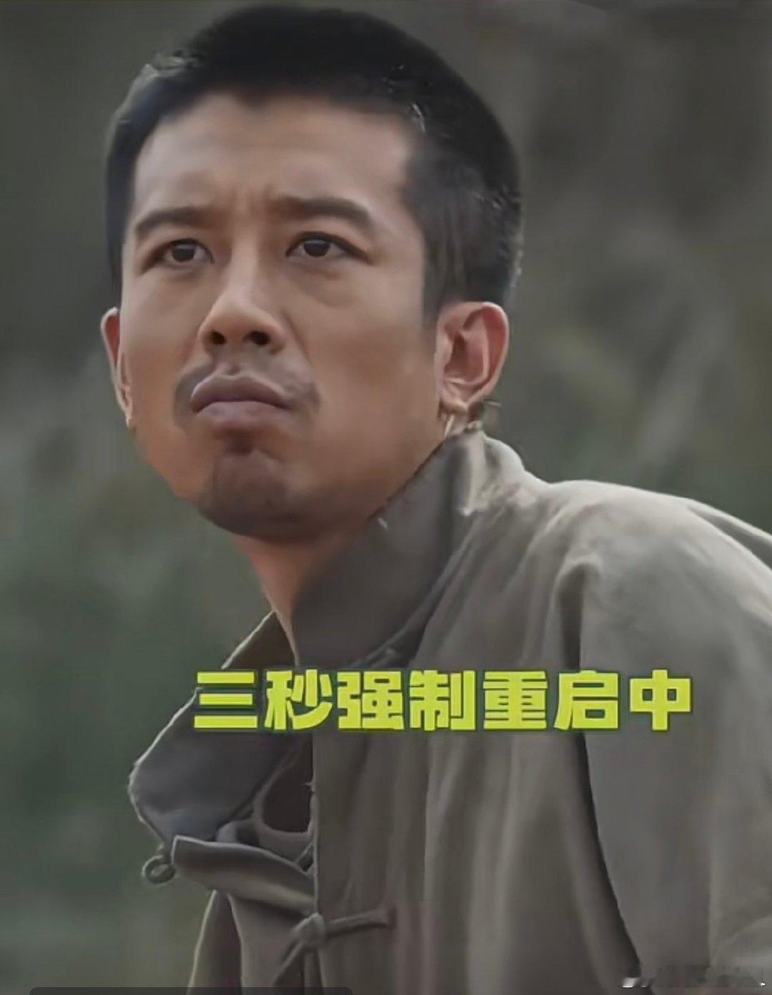 生万物铁头初代露营博主 别人露营带一堆网红餐具，铁头就一帆布包走天下，晚上围着火