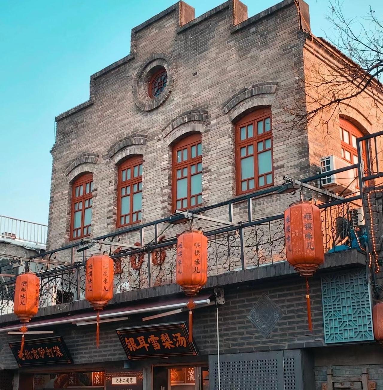 成功需要大方向正确，仅注重细节可能在错误道路上越走越远。有道是，方向不对，努力白