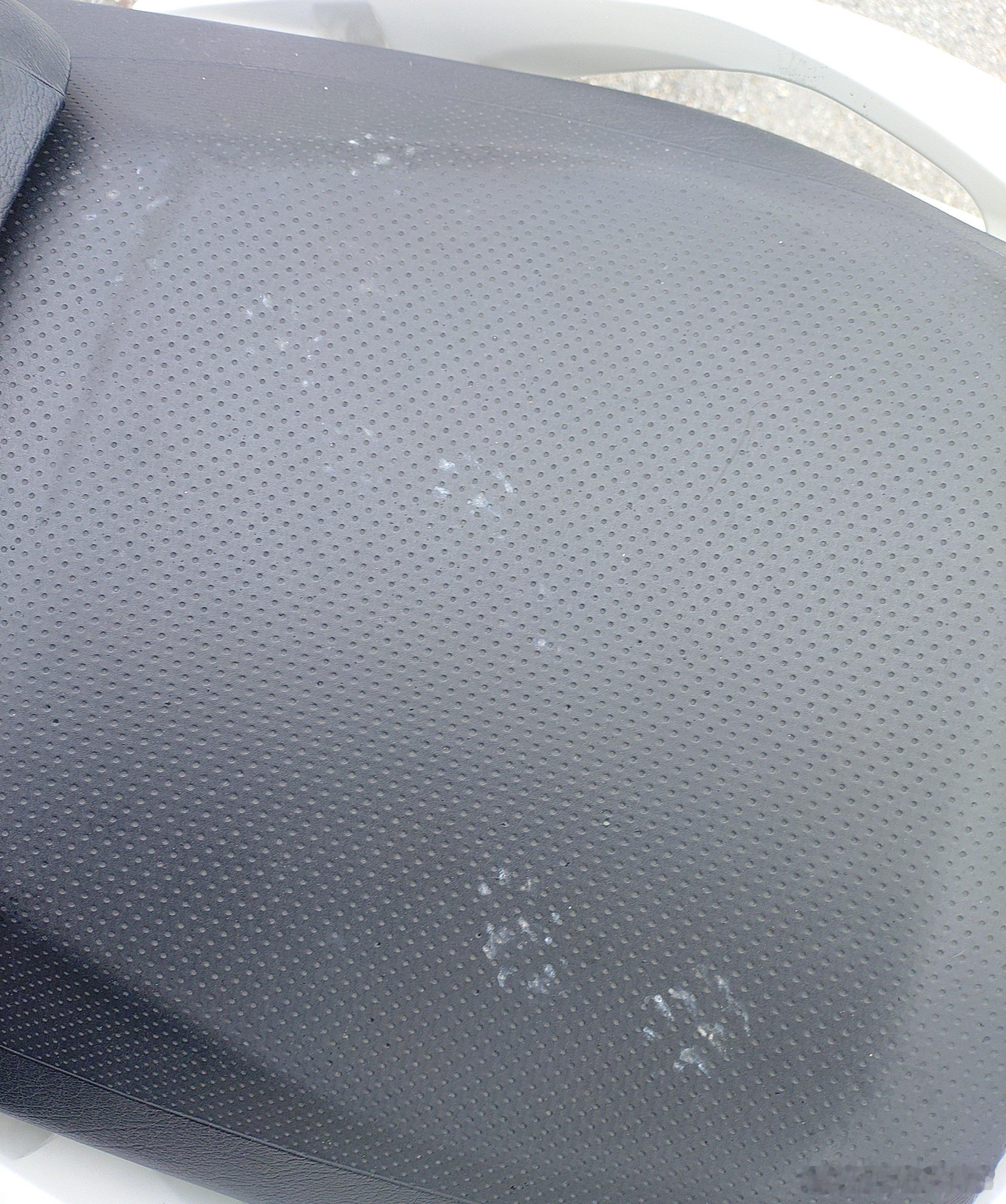 不知道是谁擅自骑了摩托车 ​​​