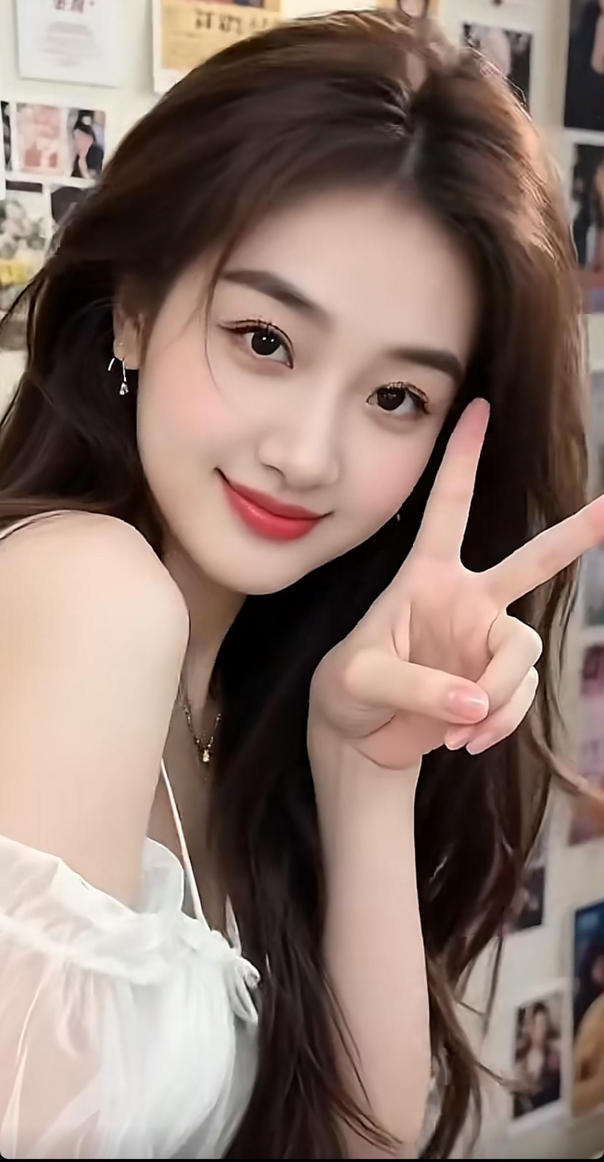 笑语盈盈暗香来，似水流年梦中回。分享一张最近随手拍的照片 甜美微笑写真 知性微笑