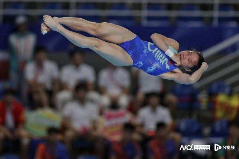 #广东跳水三连金#【广东跳水“三连金”！#王伟莹夺得十五运跳水女子全能冠军#】1