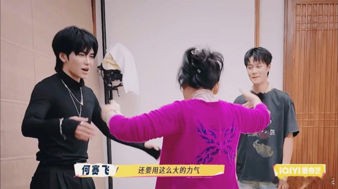 追《一路繁花》时，被邵子恒这份“自我剖析”狠狠圈粉了！他没有回避“男性思维”可能