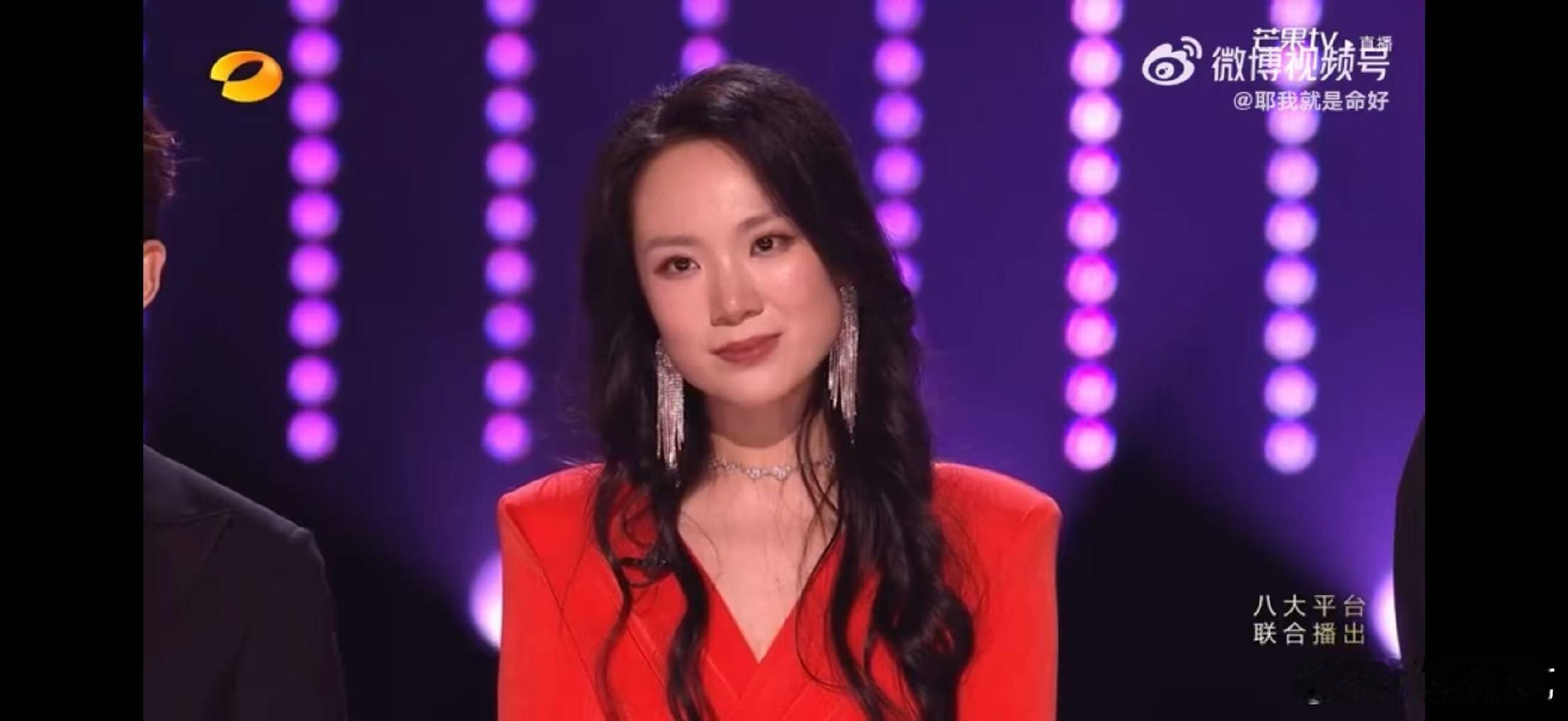 尚雯婕点评苗梦初声鸣远扬直播“面具感太强”并不仅仅是对苗梦初的提醒， 它其实是对