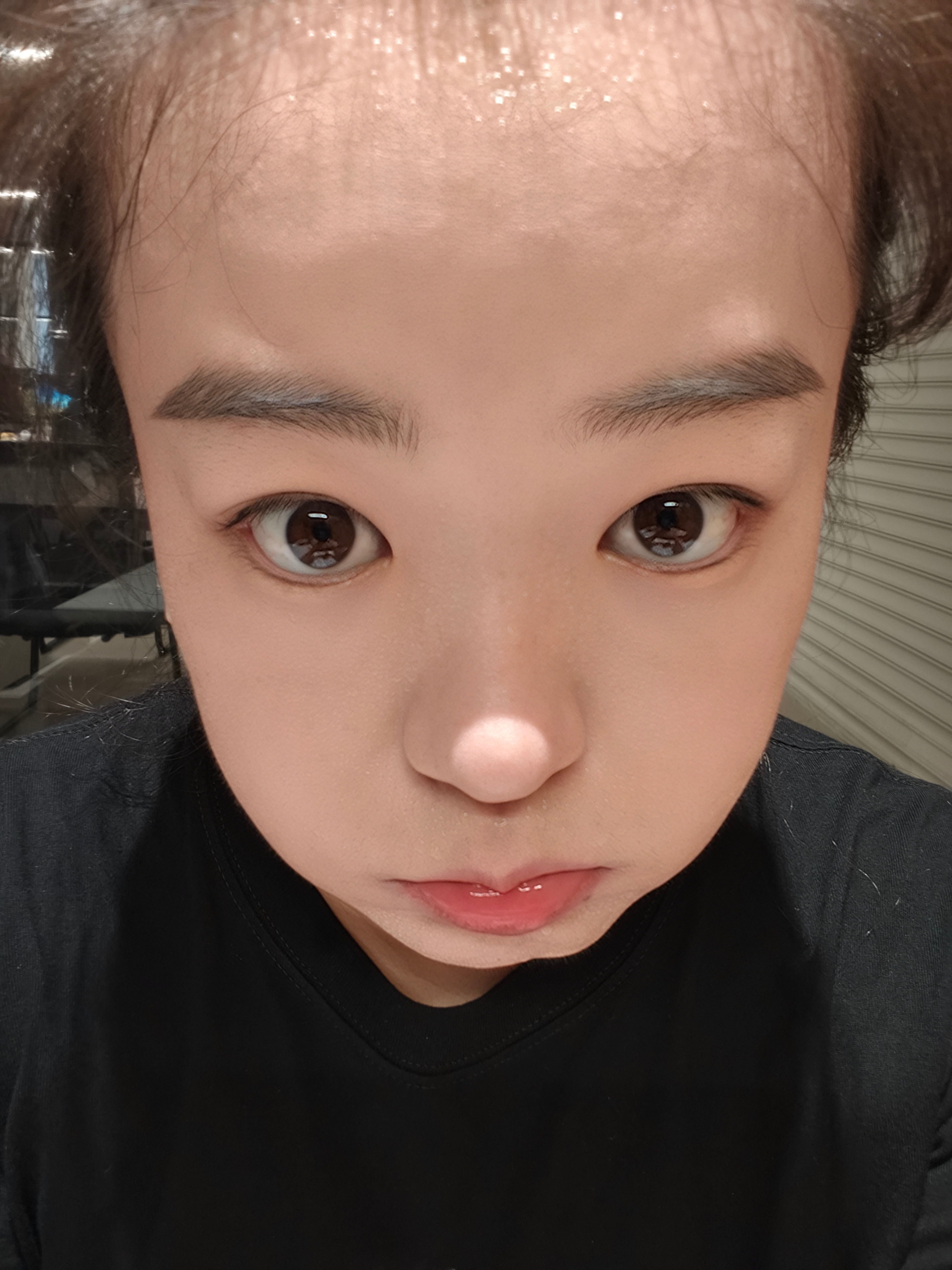 一大早我就开始汗水洗脸了不过我也就整个头上脸上出汗身上不爱出汗但是别人看见的我就