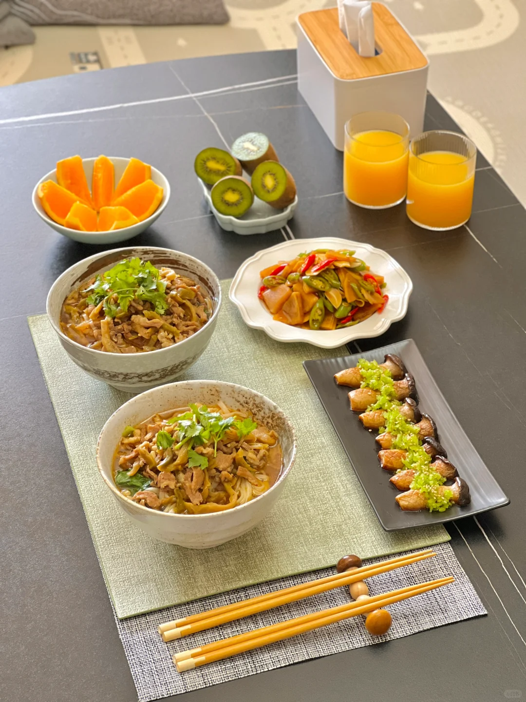 家庭面馆｜榨菜肉丝面
