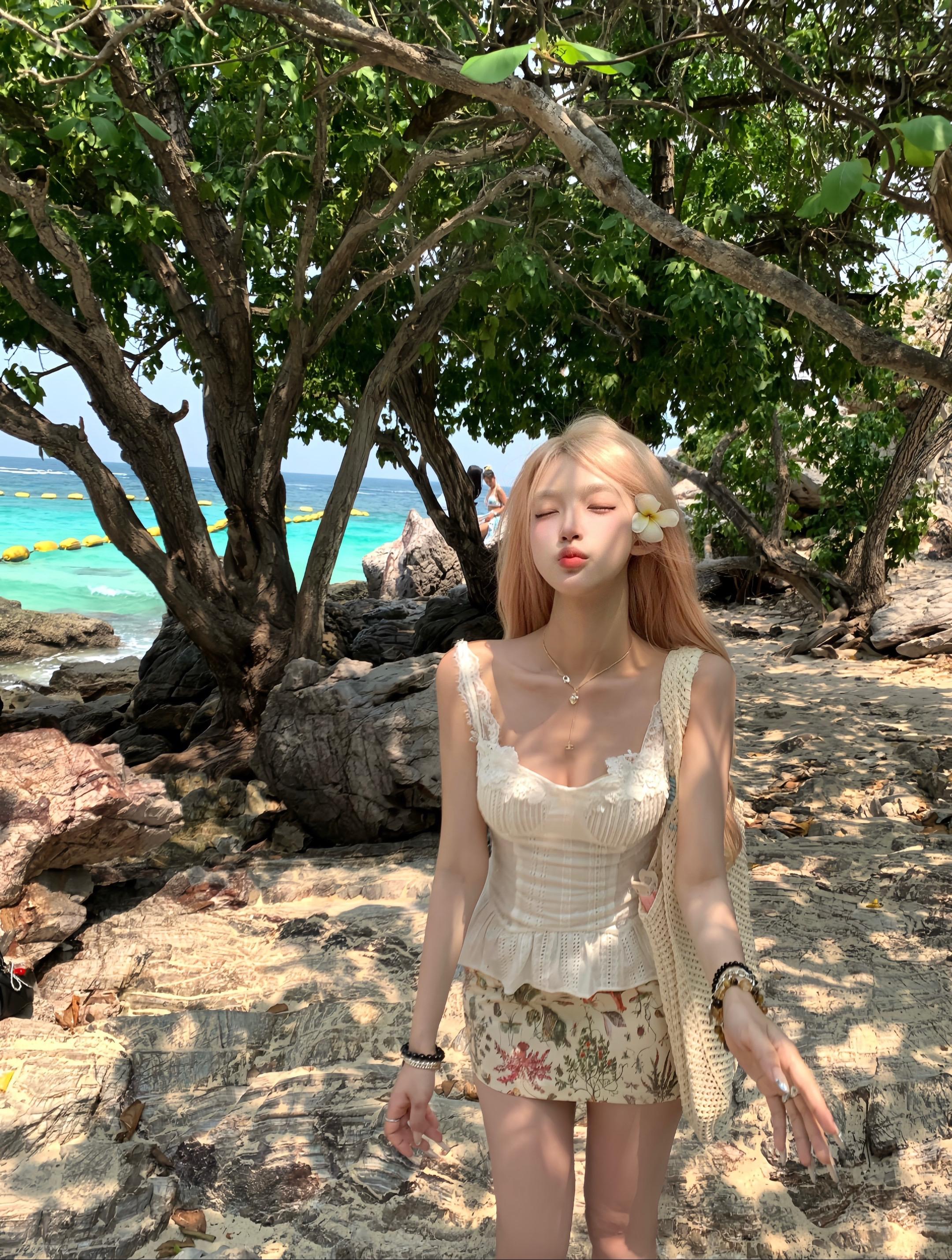 并不是每个女孩都想变得很可爱(*'▽｀*)黄头发