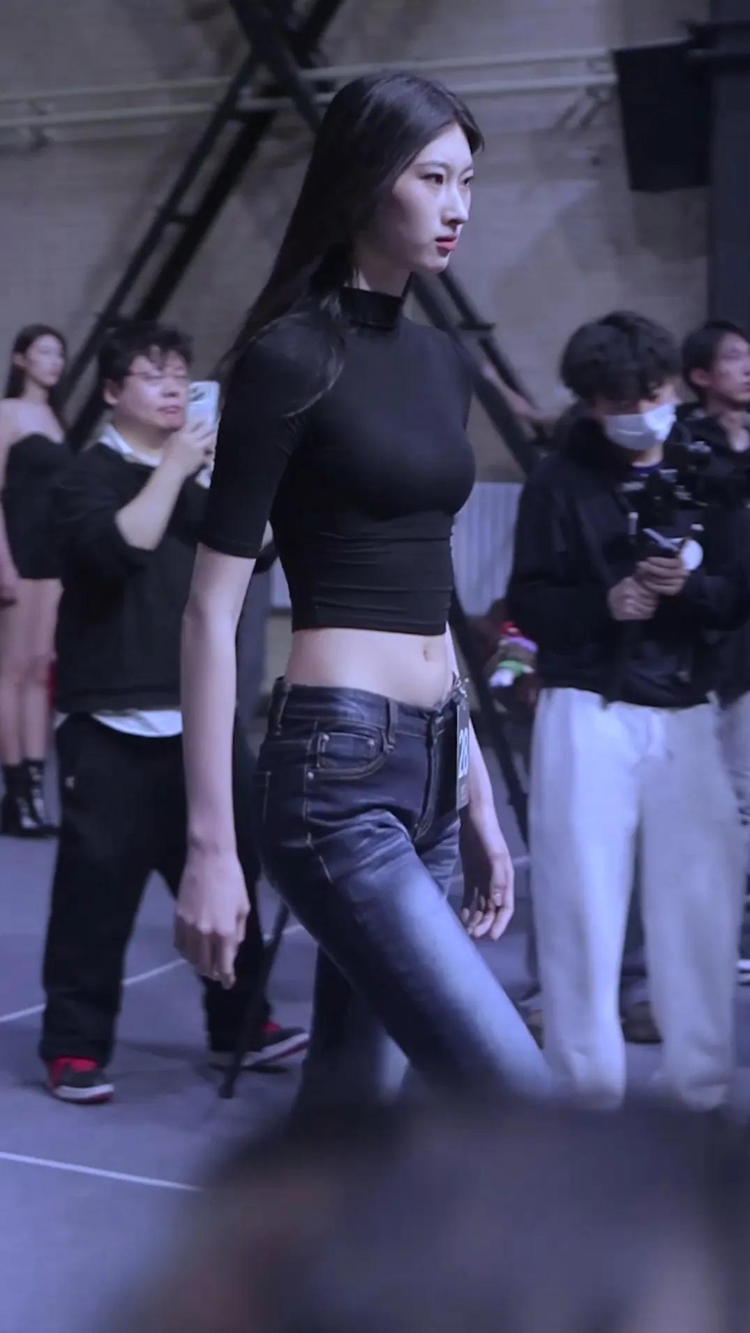 陈思彤，北服龙腾走了两次呢
