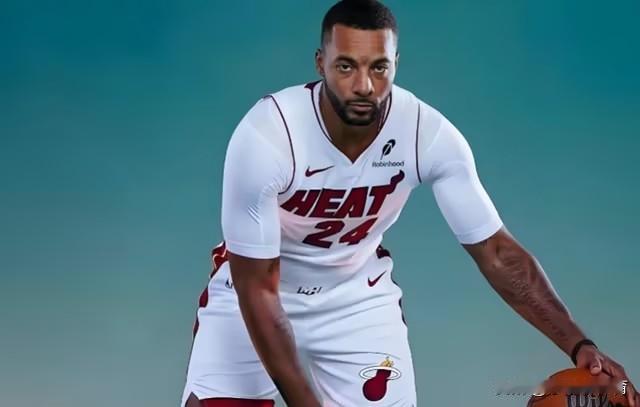 感谢交易，鲍威尔的爆发让鲍尔默情何以堪！

今日热火险胜开拓者打得比赛中，鲍威尔