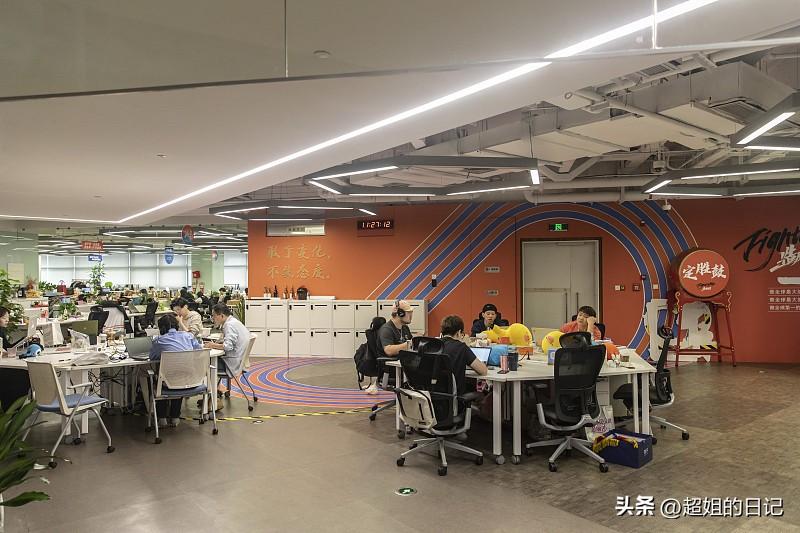有么，我没关注过这些事，我就只大鹅我工作的时候，没有加班费，这个也是不遵守劳动法