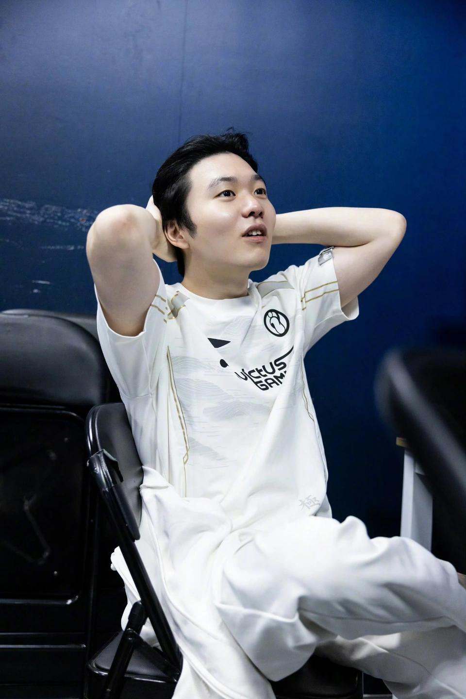 你们真不知道rookie这些年赚了多少钱？

最赚钱赛区赶上工资最膨胀时代
中单