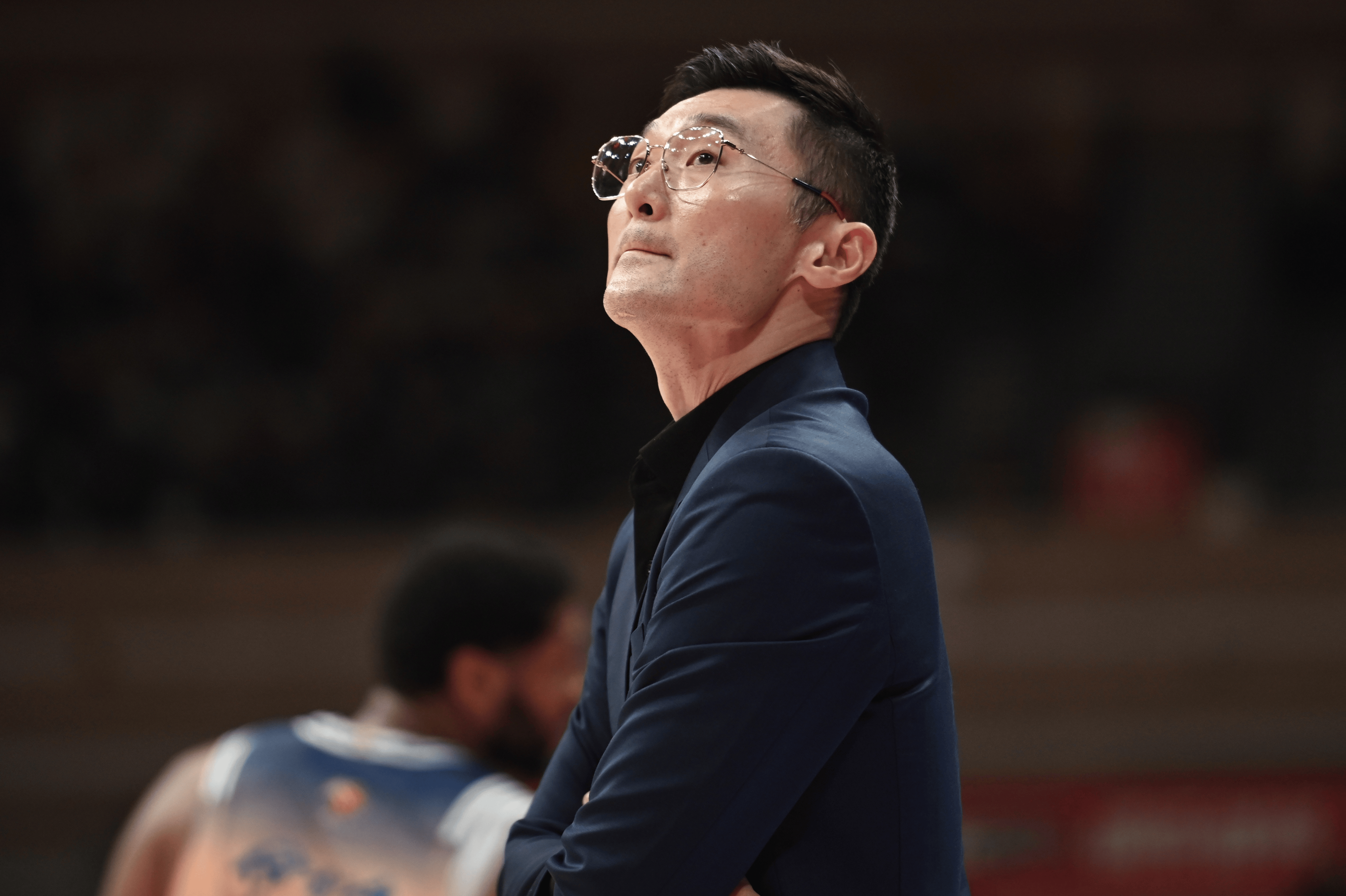 新疆男篮官方：新疆男篮主教练刘炜因身体原因，提出辞职