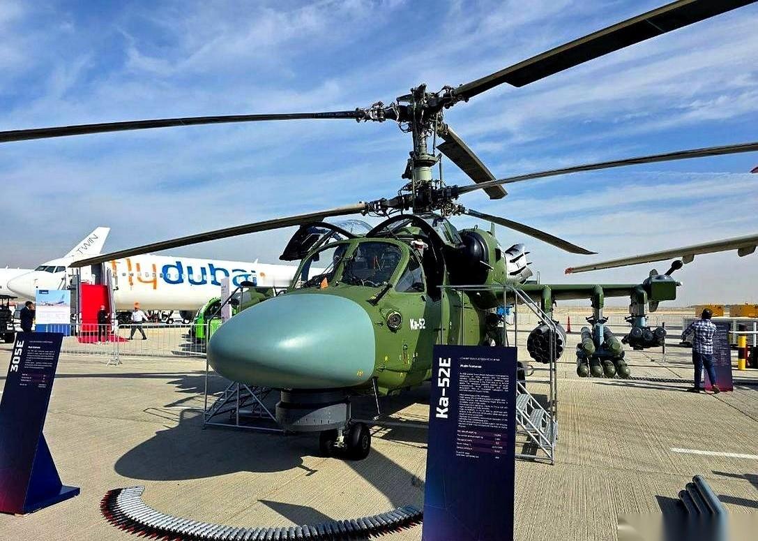 有时候你真的得佩服，最硬核的带货直播，原来是在战场上。
仗还没打完，中东和北非那