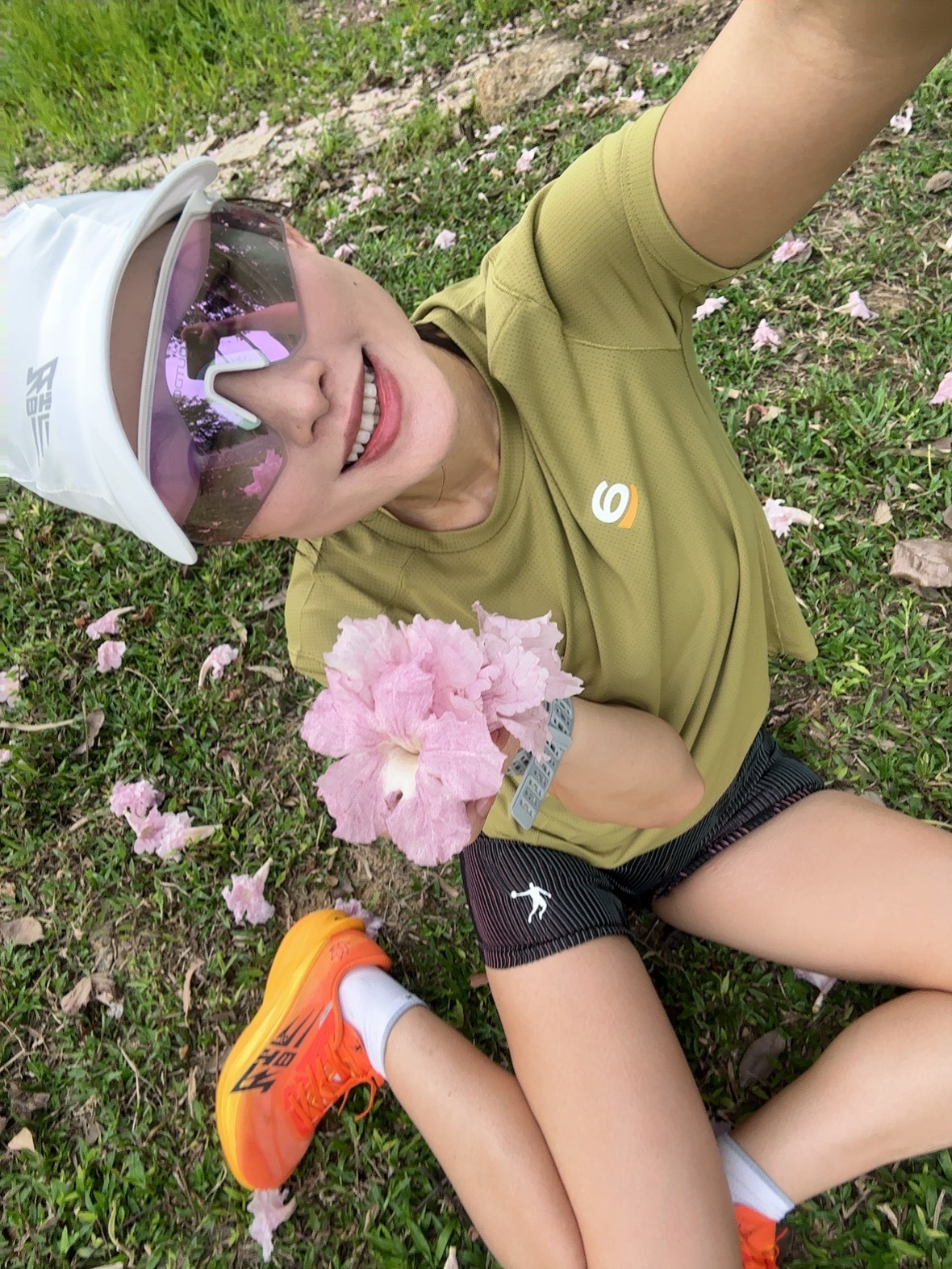 捡个花也是很治愈即刻开跑吃饭跑步和恋爱全民runninglove ​​​