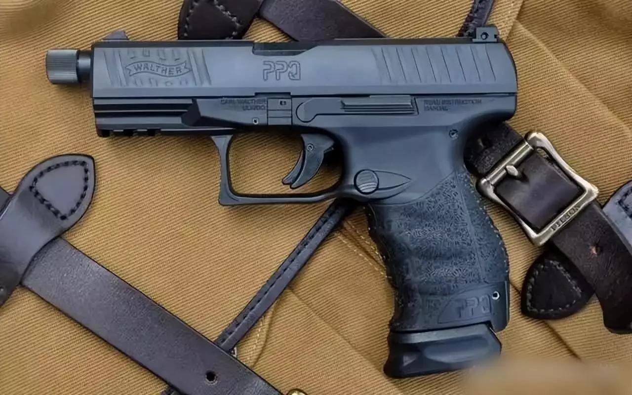 台湾警察使用的德国瓦尔特ppq m2手枪，手枪从2016年开始装备
台湾2015