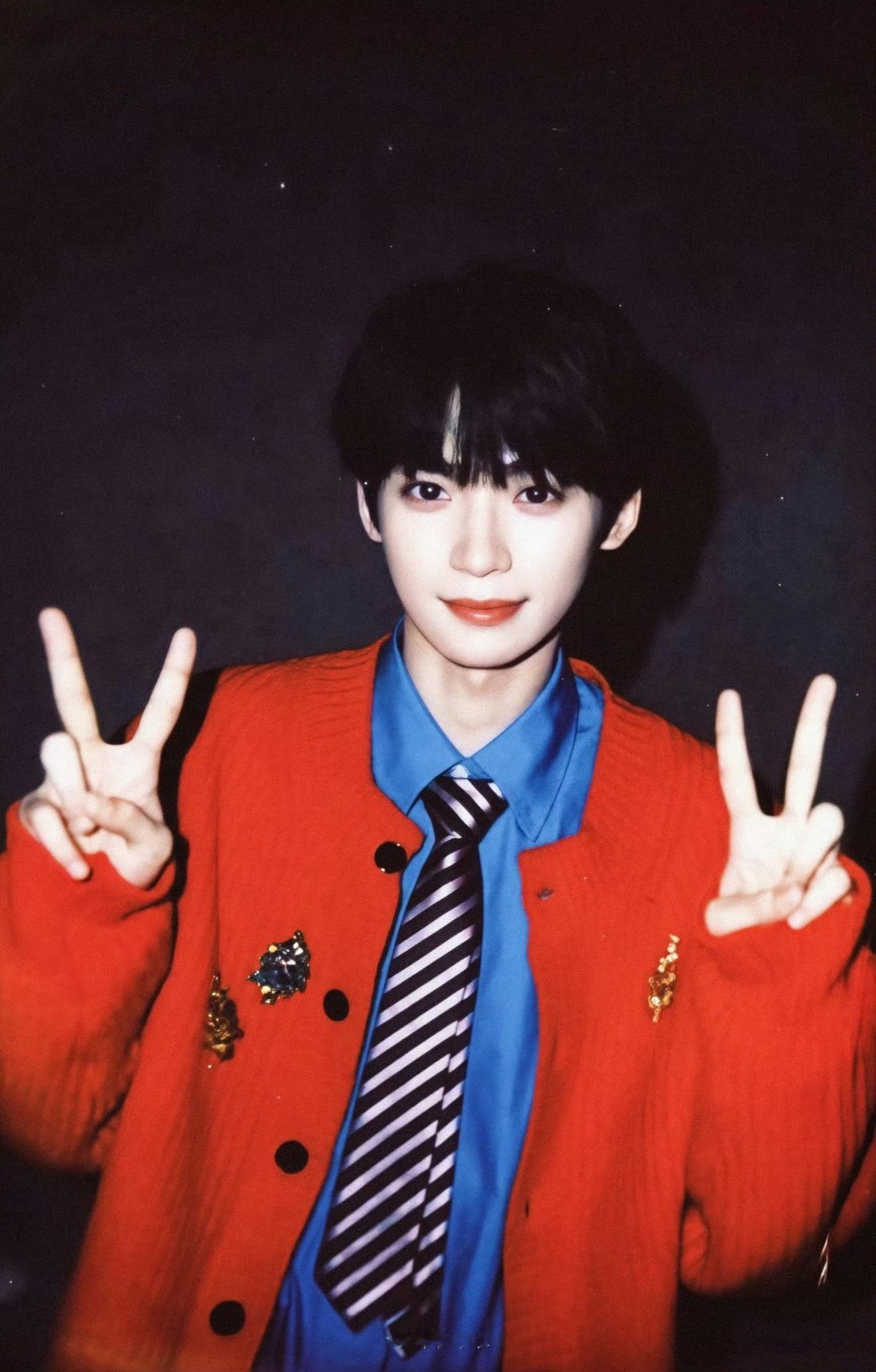 梓渝超级帅超级美萌太好看了！已经超级好看了