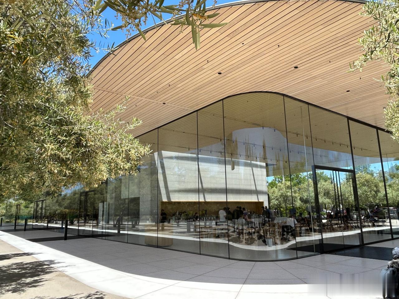 我在Apple Park Visitor Center，苹果开发者大会WWDC 