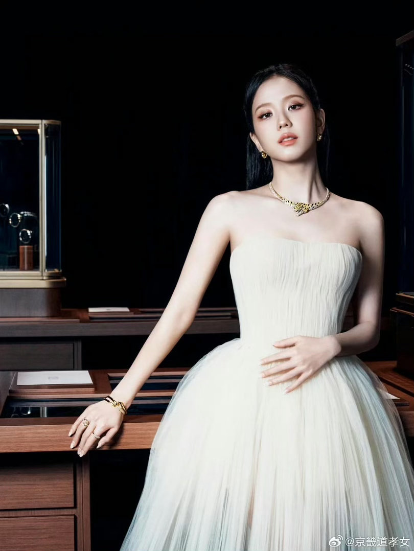 lisafmx代言人金智秀 双顶奢女王 