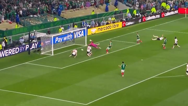 【贝林厄姆两分钟双响】第38分钟，凯恩传中，贝林厄姆两分钟双响！英格兰2-0墨西