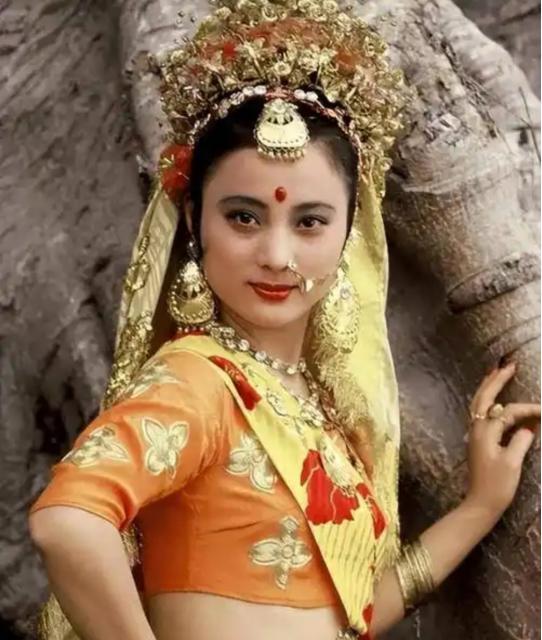 [微风]1997年，“玉兔精”李玲玉嫁给了犹太富豪杰瑞，新婚夜，李玲玉开玩笑地说