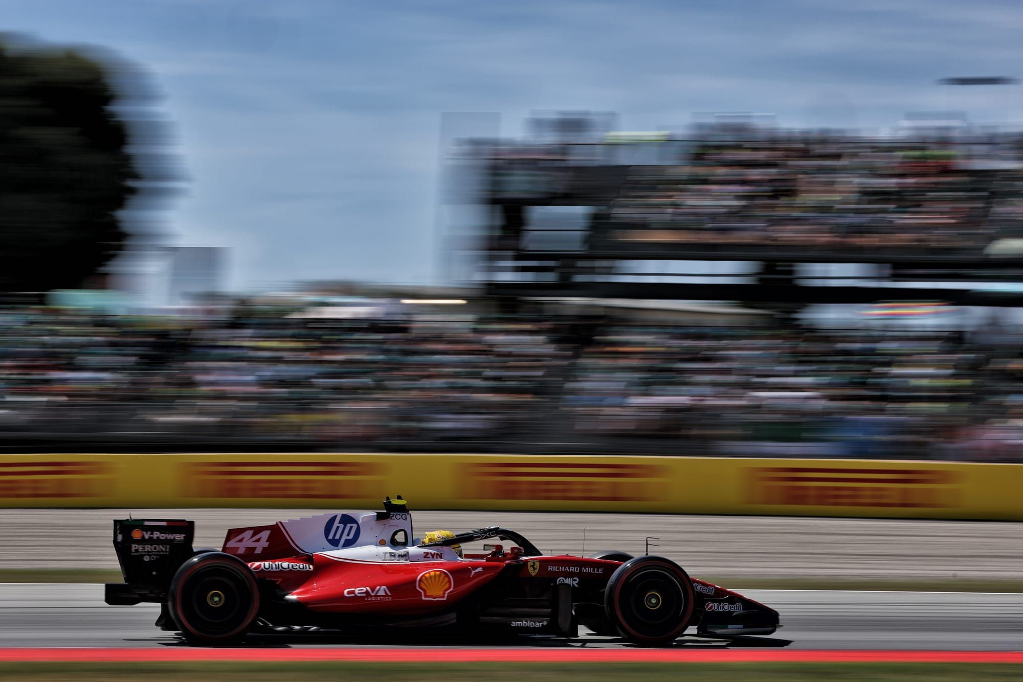 据Motorsport报道，法拉利将在奥地利、荷兰或意大利分两次进行ADUO引擎