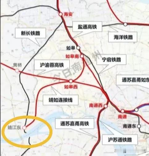 靖江最遗憾的事，新长铁路跨江走的是轮渡！如果当年江阴大桥是公铁两用就好了！

到
