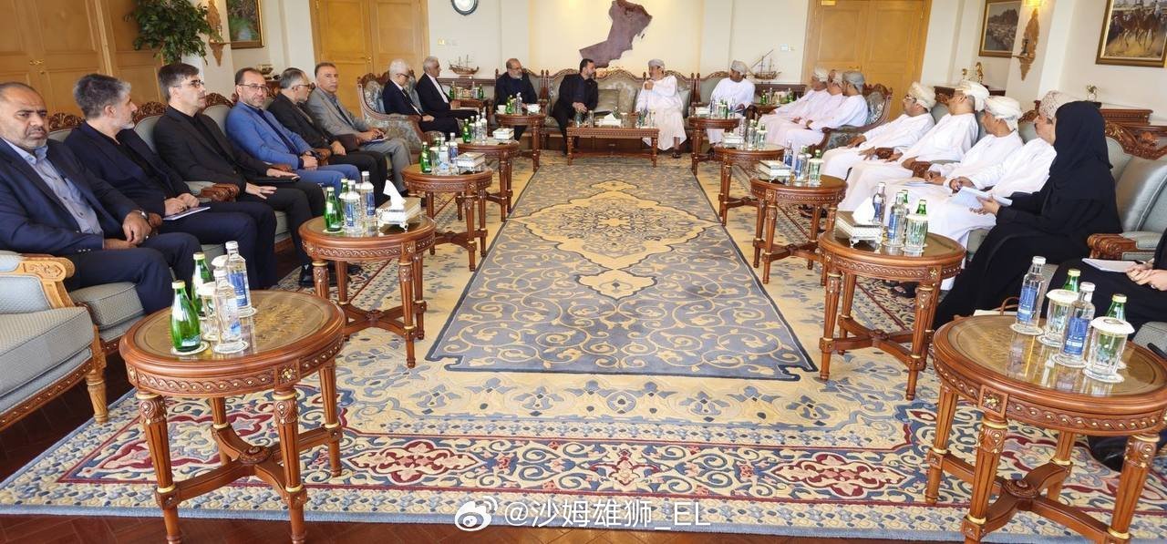 伊朗副外长加里巴迪今天前往阿曼，与阿曼外交部举行了第一次霍尔木兹联合委员会会议。