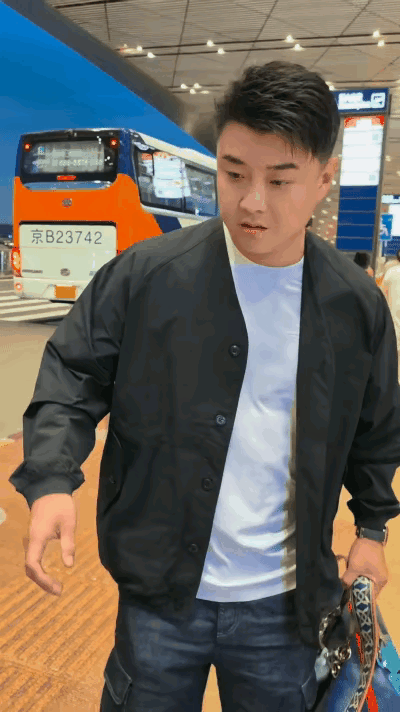 国乒出征了，
再次踏上美国大满贯的赛场，
最值得期待的当属莎头重出江湖，
这大概