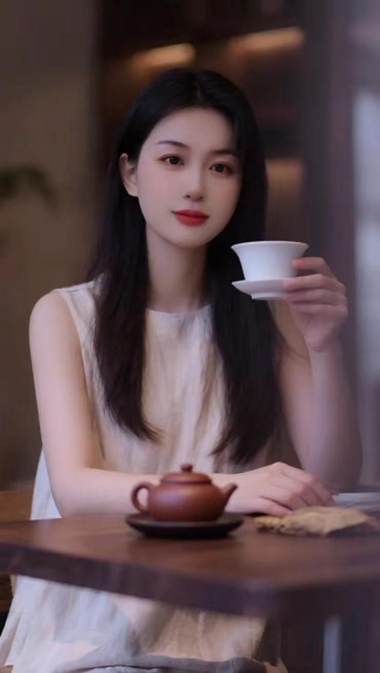有人嫌见一面 开车太累，油费太贵，有人辗转奔波，只为见你一面……
