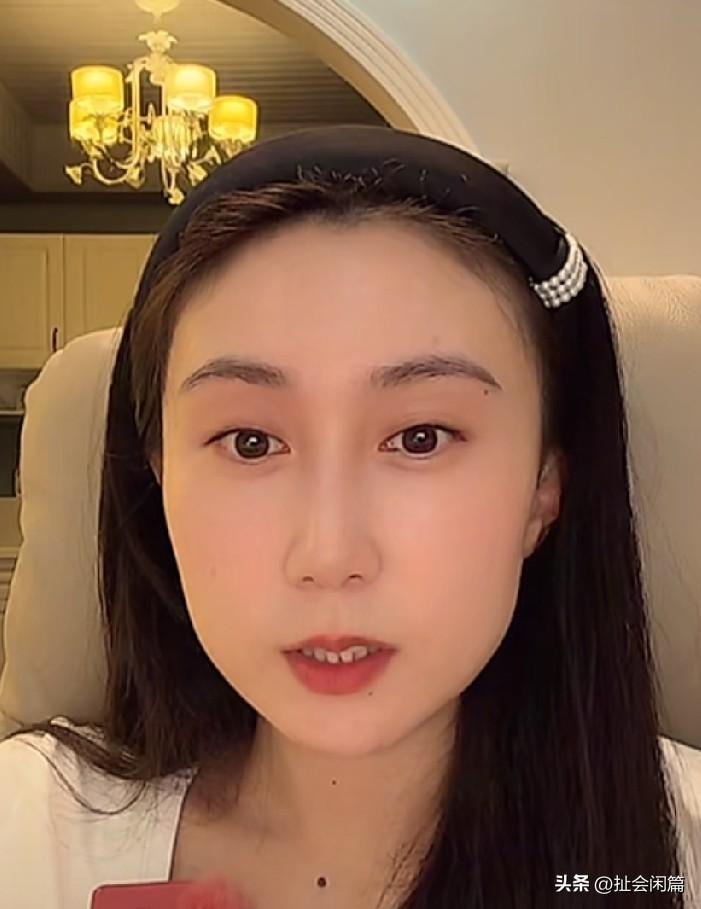 她考研两次才成功！

水均益的女儿水亦诗，1993年生于北京，从小就展露主持天赋