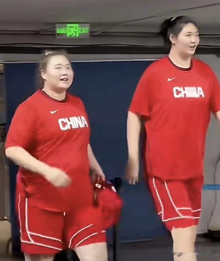 再说说“大宝贝”刘禹彤！

宫鲁鸣曾经说过，国家队的队员都是择优录取，第一中锋是