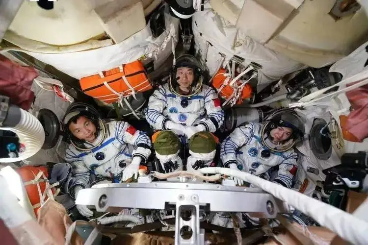 从千人选手中杀出的 “太空黑马” 状态藏不