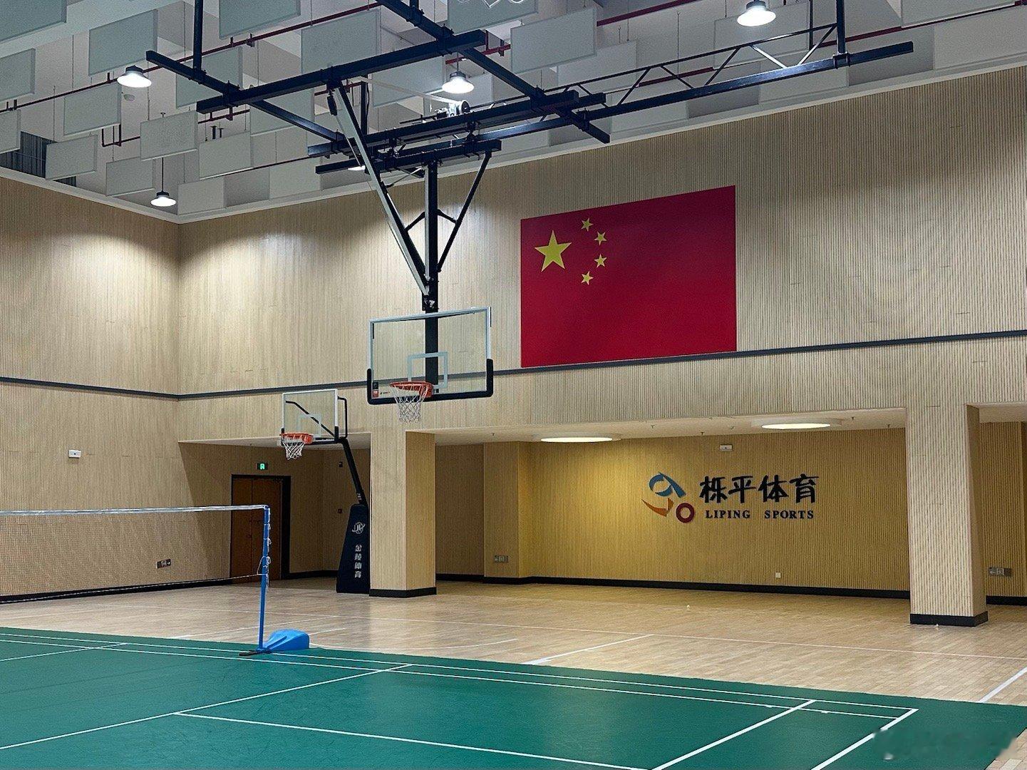 暑假的日常不是在球馆 就是在去球馆的路上减肥人士 每天都是3个鸡蛋🥚撑到下午6