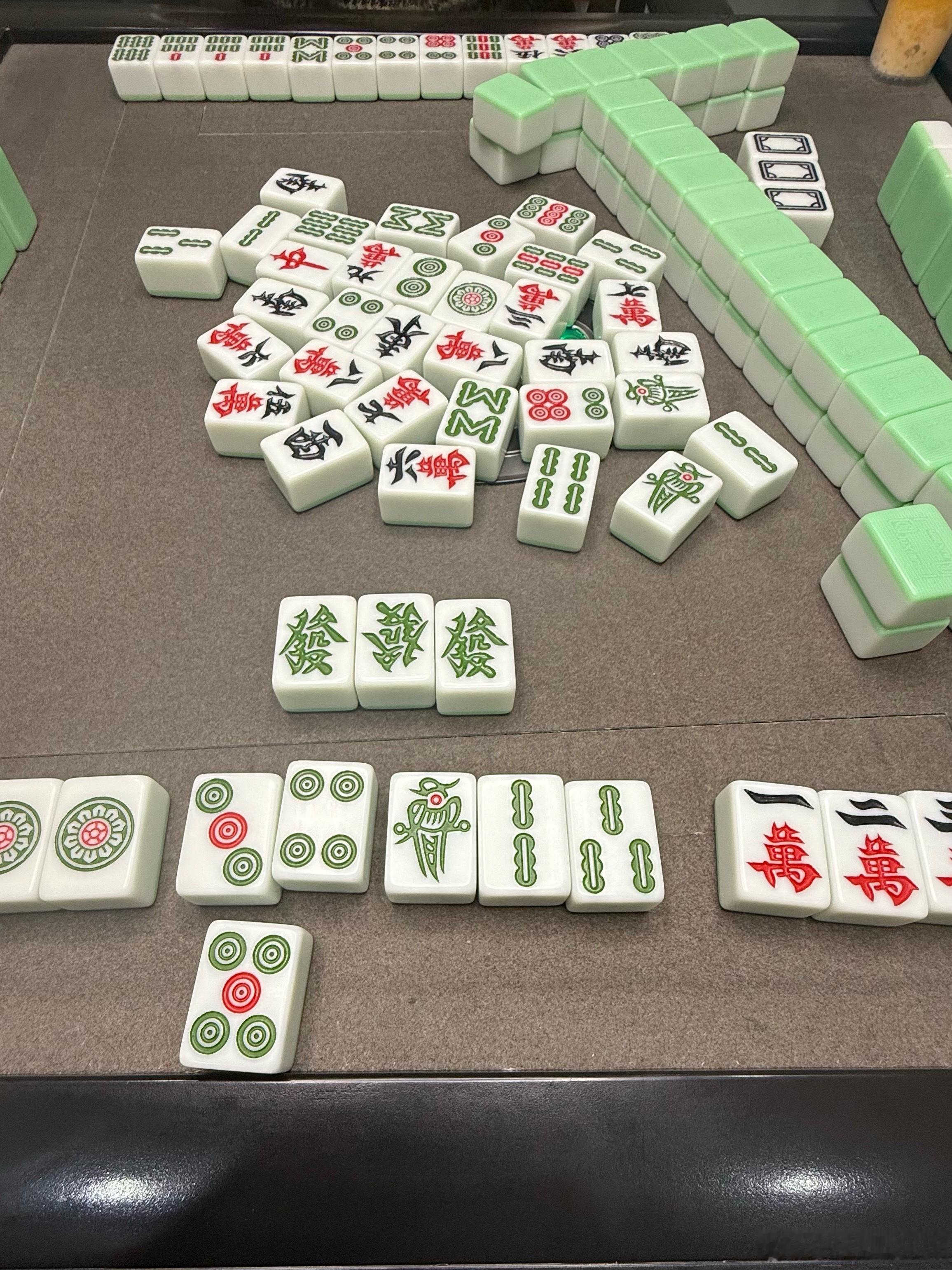 学习了东北麻将！！！开局第一把就赢了！！！打到现在意犹未尽了属于是哈哈哈哈哈哈哈